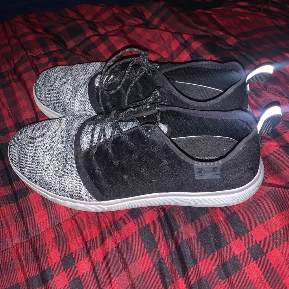Under Armour tennis shoes